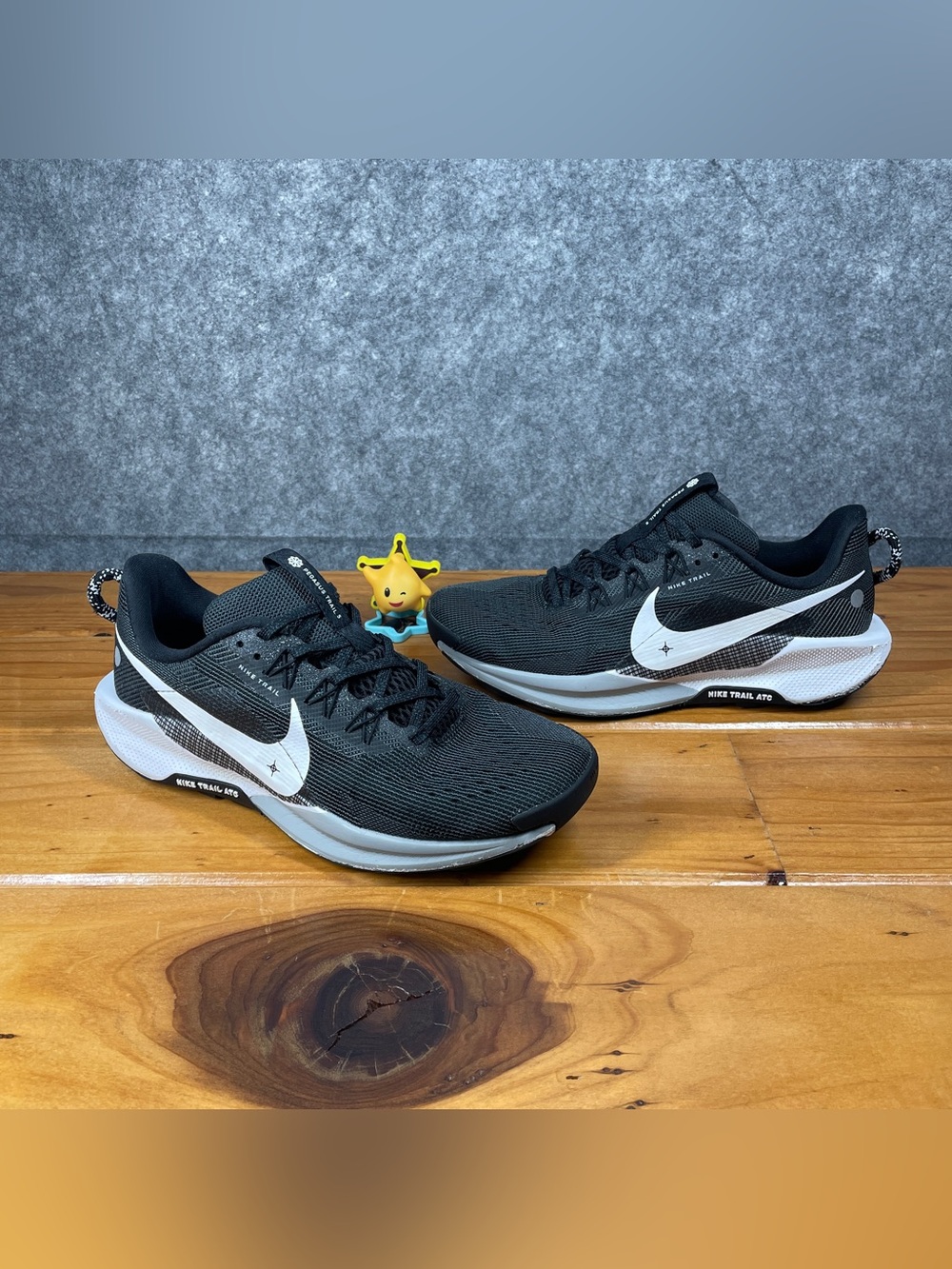 Nike Pegasus Trail 5 WOMENS SIZE 9.5 Black White Trail Running Shoes DV3865-001